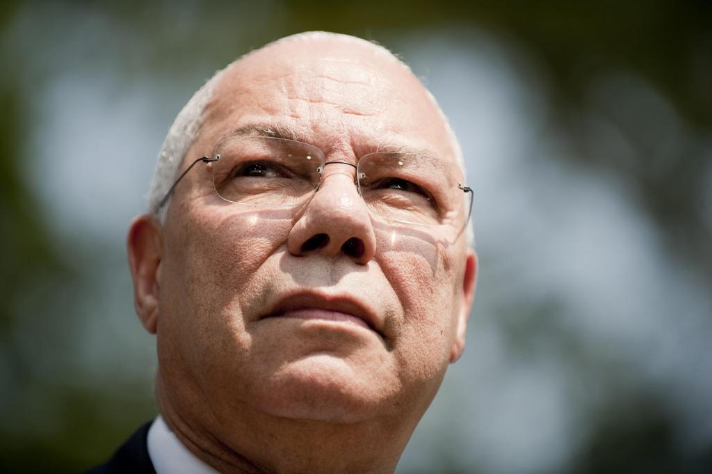 Colin Powell, secrétaire d'État sous Bush, est décédé du Covid-19
