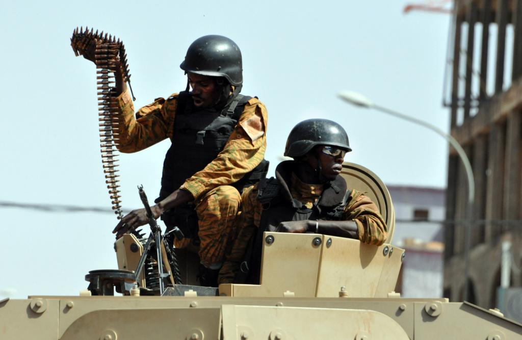 Burkina Faso: cinq policiers tués lors d’une attaque, près de la frontière avec le Mali