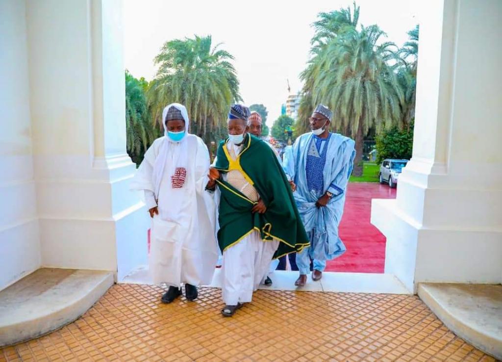 Visite : Cheikh Mahi Niass au Palais 