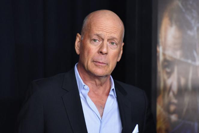 Le célèbre acteur américain Bruce Willis, atteint d’aphasie, met fin à sa carrière