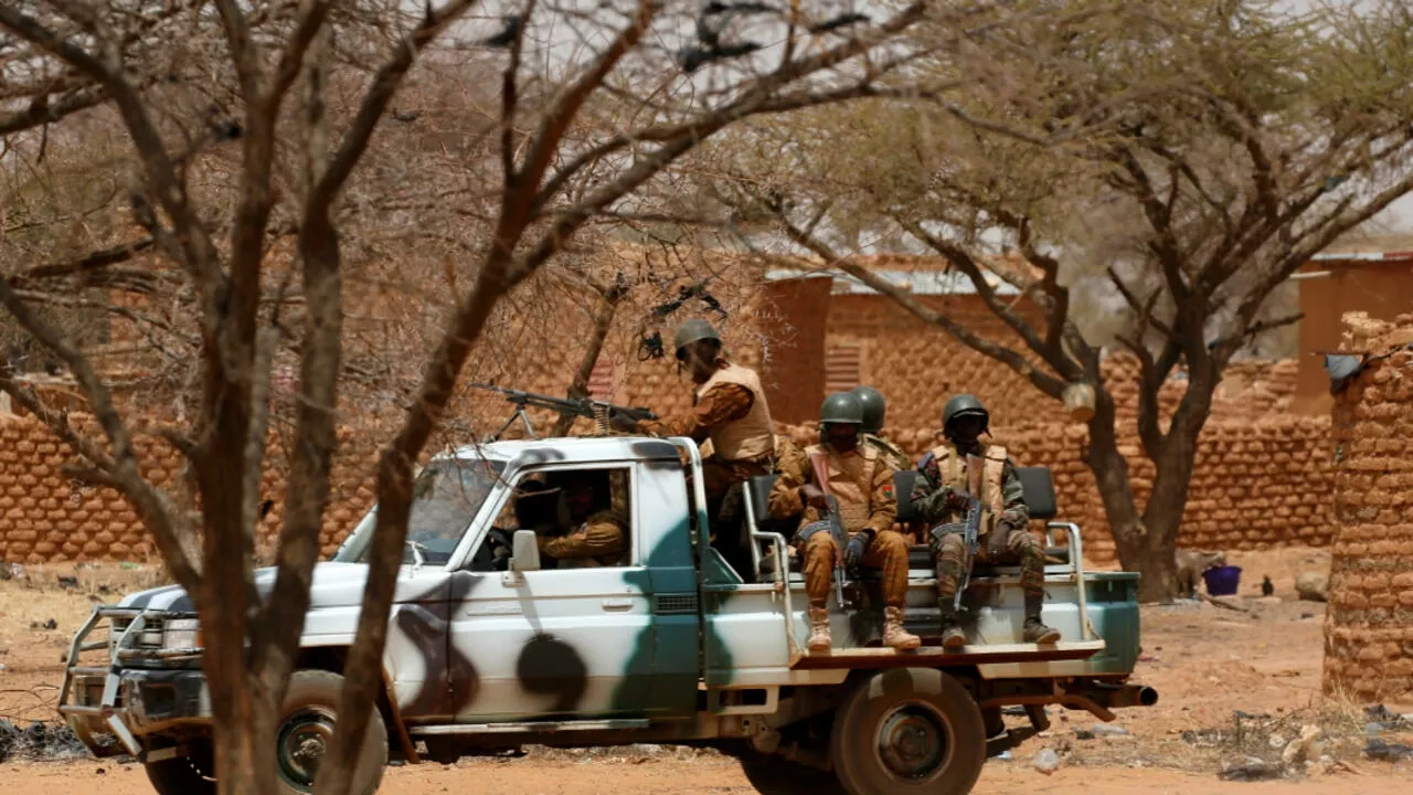 Burkina Faso: 12 soldats et quatre volontaires tués dans le Sanmatenga