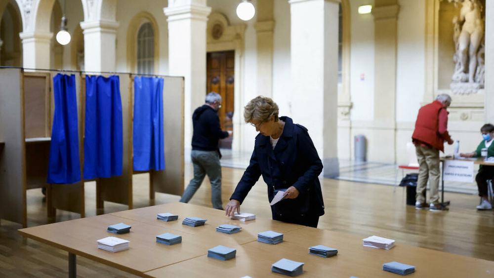 Élection présidentielle française: 26,41% de taux de participation à midi