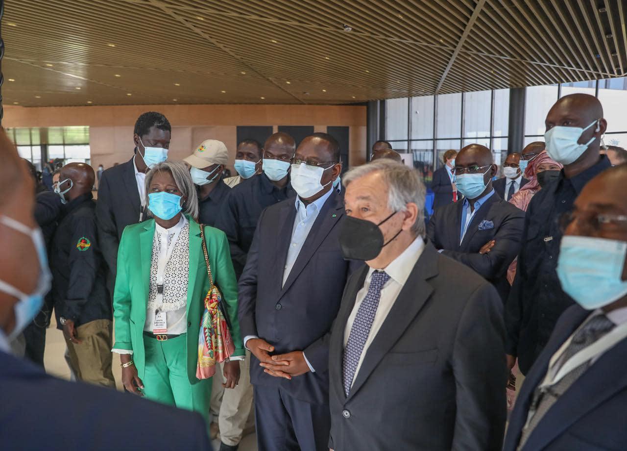 En visite au Sénégal, Guterres exhorte les pays riches à «passer aux actes»