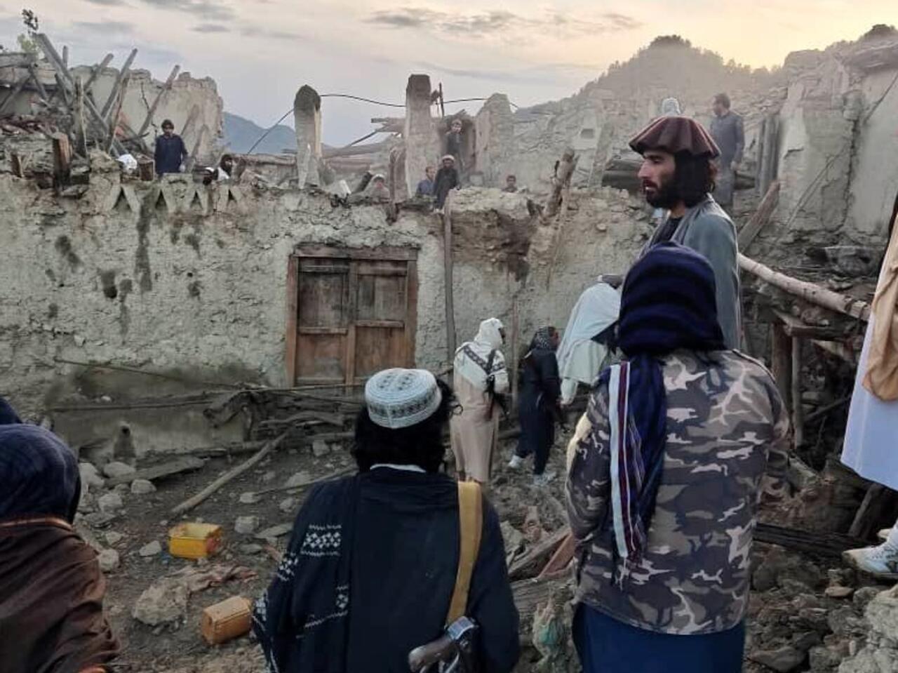 Plus de 1000 morts après un séisme dans le sud-est de l\'Afghanistan
