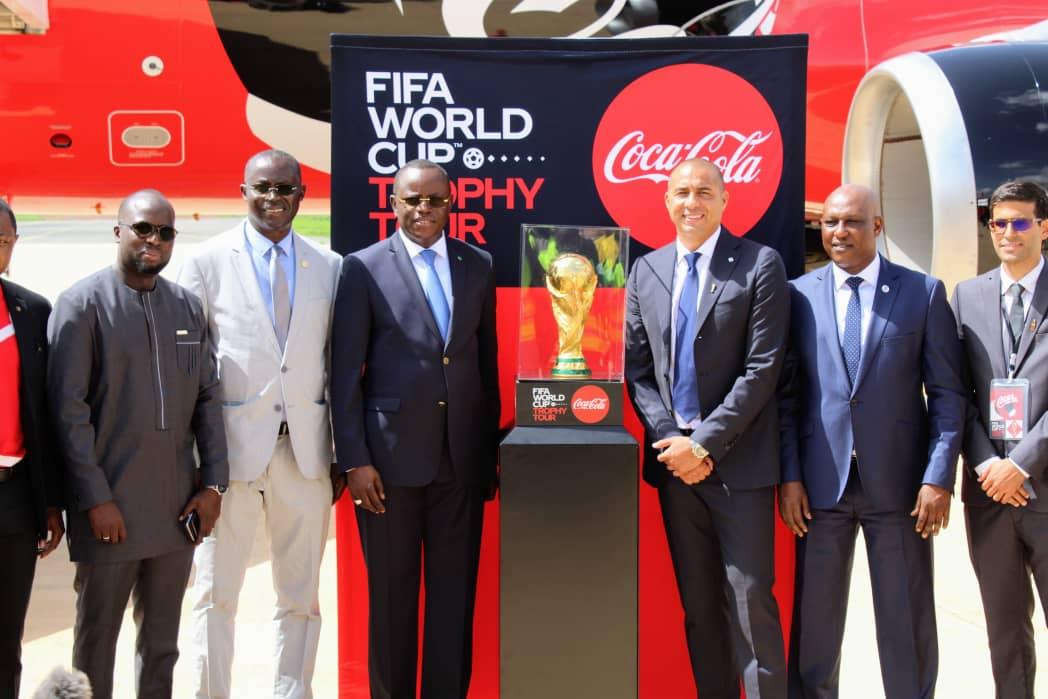 Le trophée de la Coupe du monde est au Sénégal