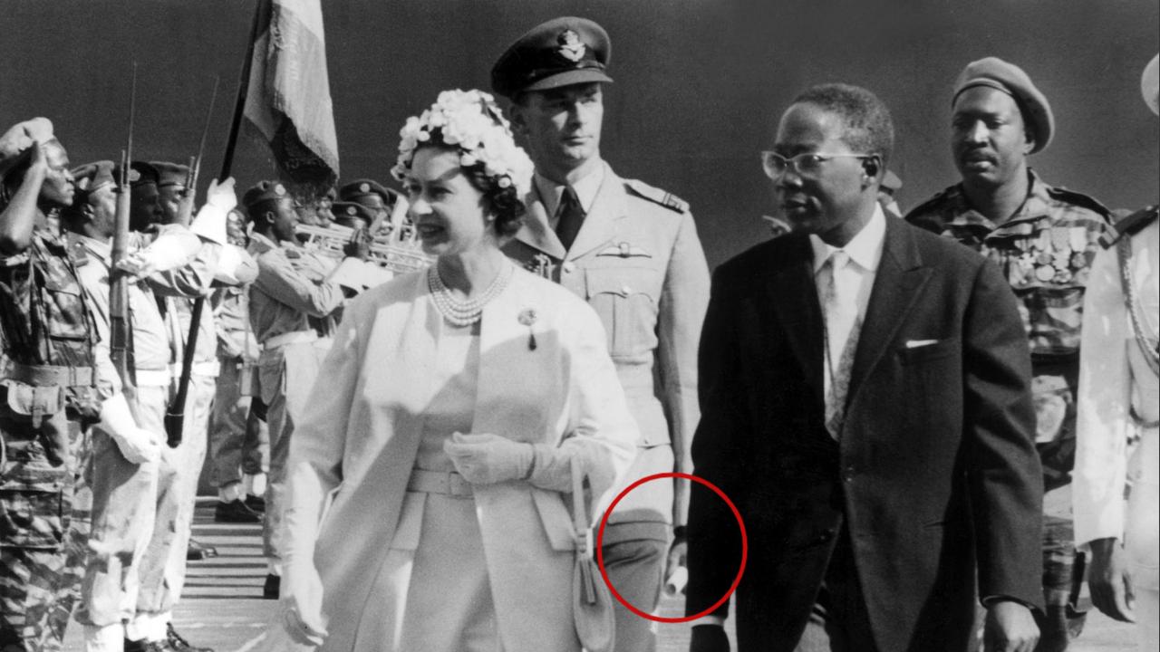 La vérité sur l'histoire de la photo de la Reine Élisabeth avec Senghor