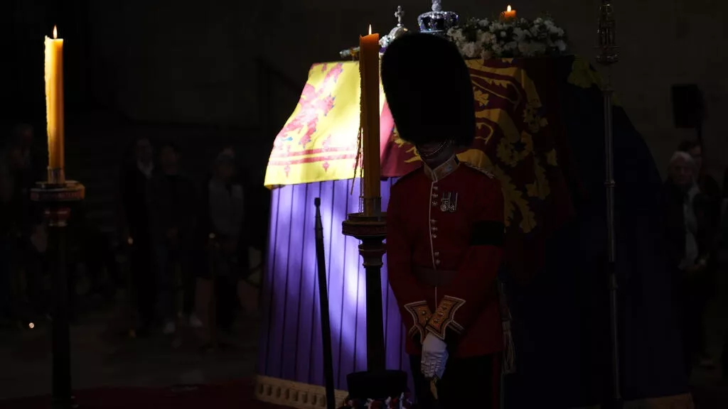 Le Royaume-Uni se prépare pour les derniers adieux à la reine Elizabeth II