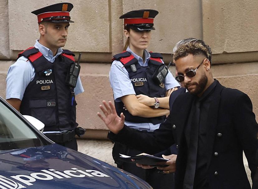 Justice : Neymar est arrivé à Barcelone pour son procès