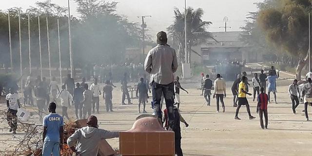 UGB : Affrontements entre gendarmes et étudiants qui s’opposent à l’orientation de 4000 bacheliers 