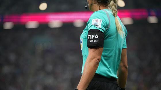 Coupe du Monde Féminine de la FIFA : 33 arbitres, 55 arbitres assistantes...retenus