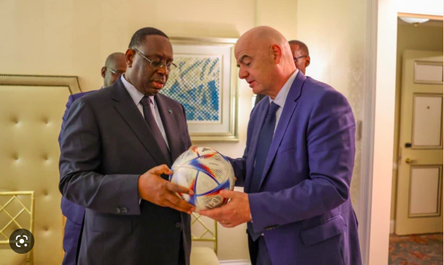 Infantino veut un stade pelé au Sénégal 
