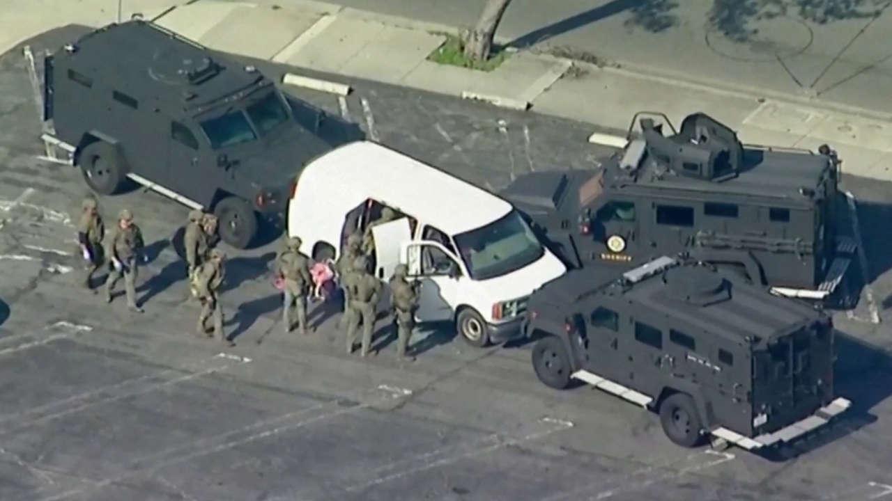 Le suspect de la tuerie en Californie traqué par la police