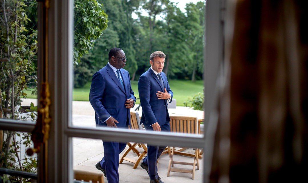  Sortie de crise : La proposition qu’Emmanuel Macron aurait faite à Macky Sall
