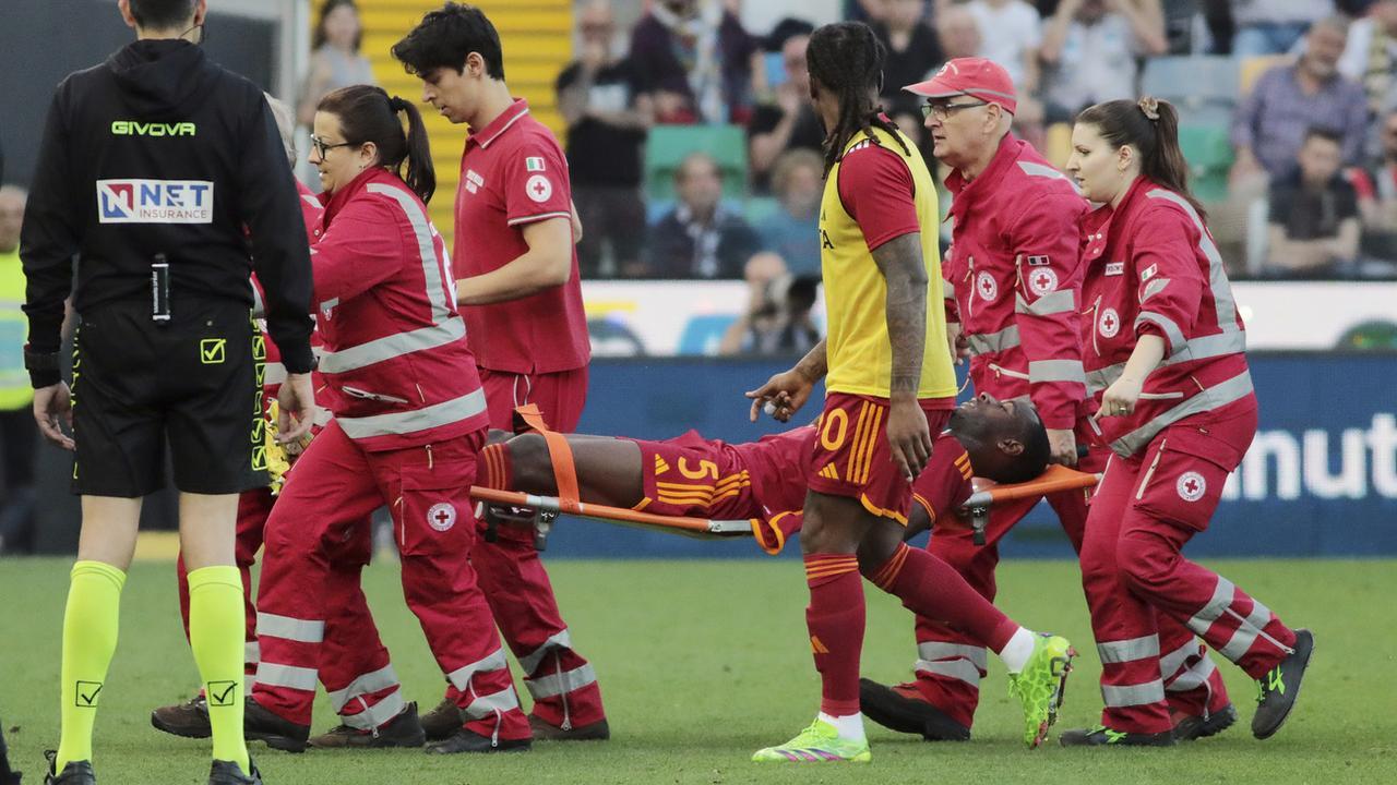 SERIE A : le match Udinese-Roma arrêté après le malaise du défenseur ivoirien, Evan Ndicka