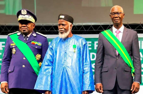 Oustaz Alioune Sall élevé au rang de Chevalier dans l’Ordre National du Lion