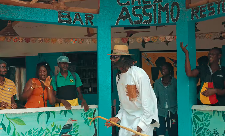 Amina : Le visage de la femme africaine forte, digne et amoureuse d’authenticité